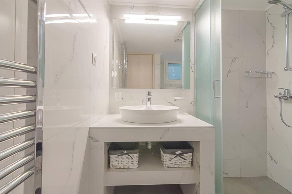 Bright Apartment For 6 Ppl In Athens Exterior photo