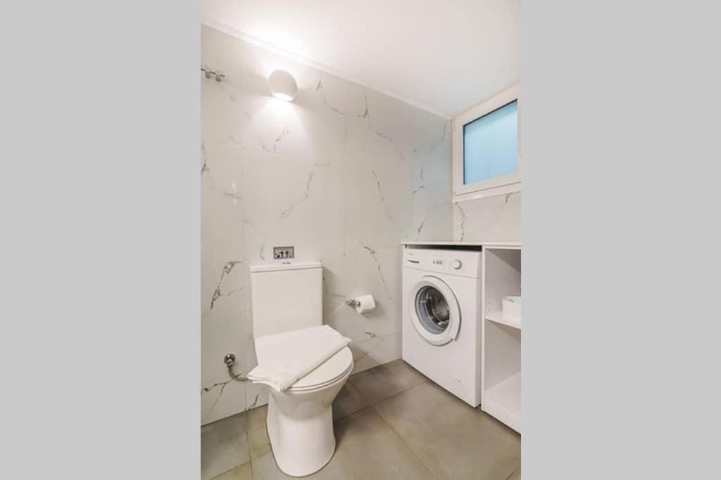 Bright Apartment For 6 Ppl In Athens Exterior photo
