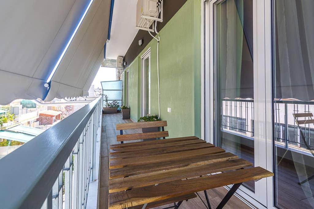 Bright Apartment For 6 Ppl In Athens Exterior photo